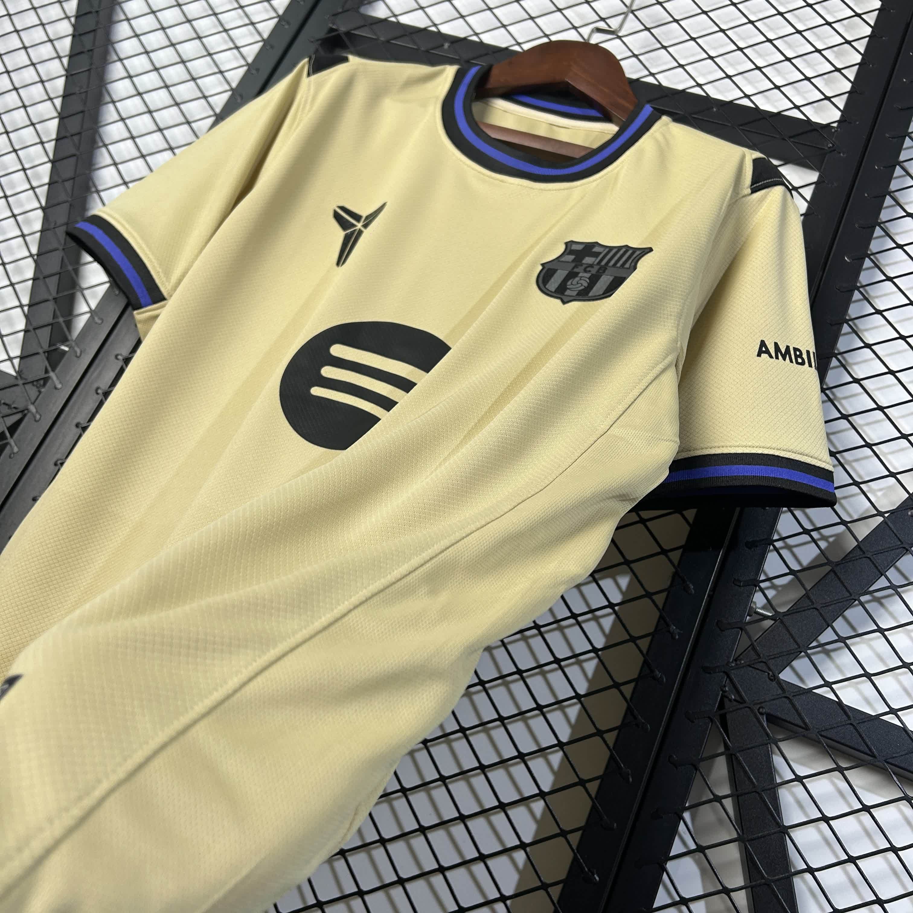 Camisa Barcelona 25/26 Away — Torcedor